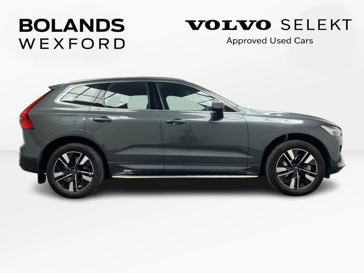 Volvo XC60 SUV, Petrol Plug-in Hybrid, 2026, Green