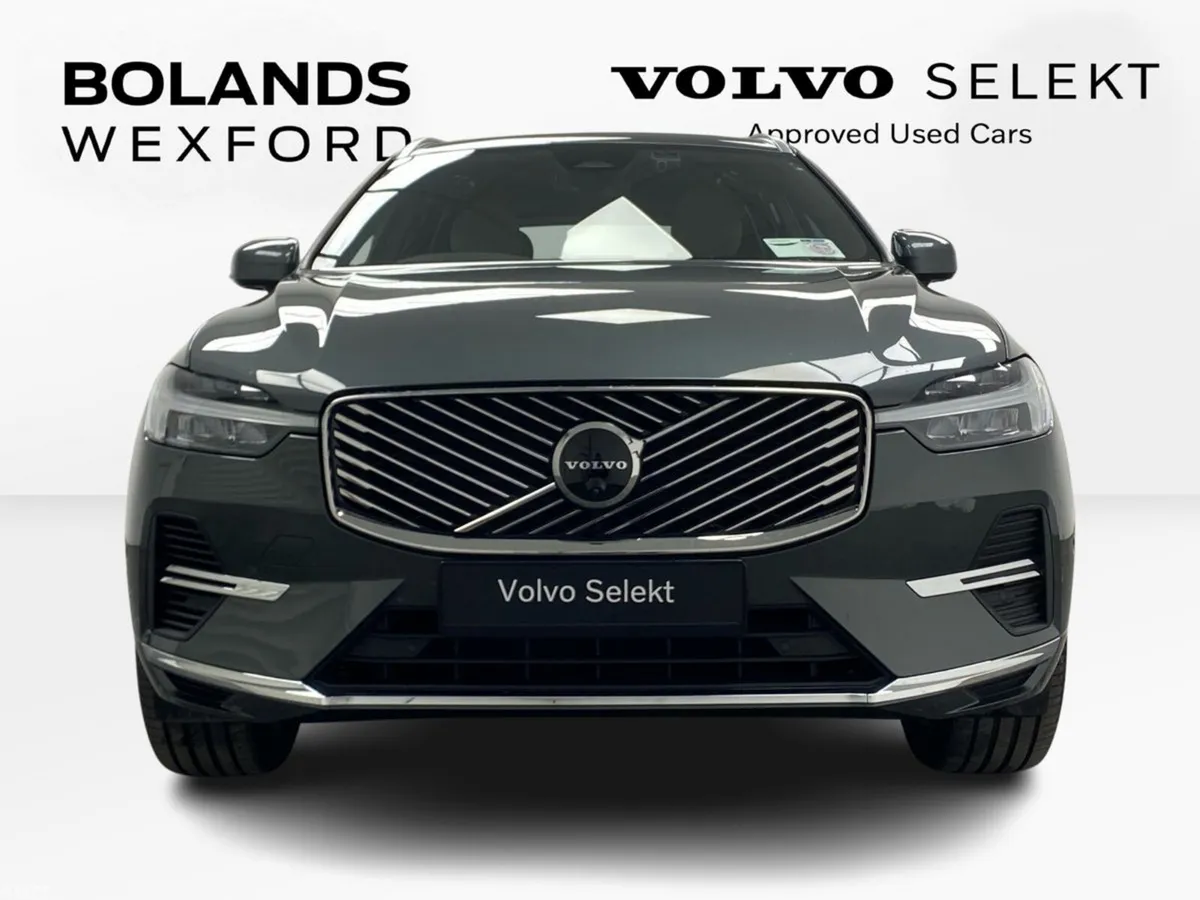 Volvo XC60 SUV, Petrol Plug-in Hybrid, 2026, Green