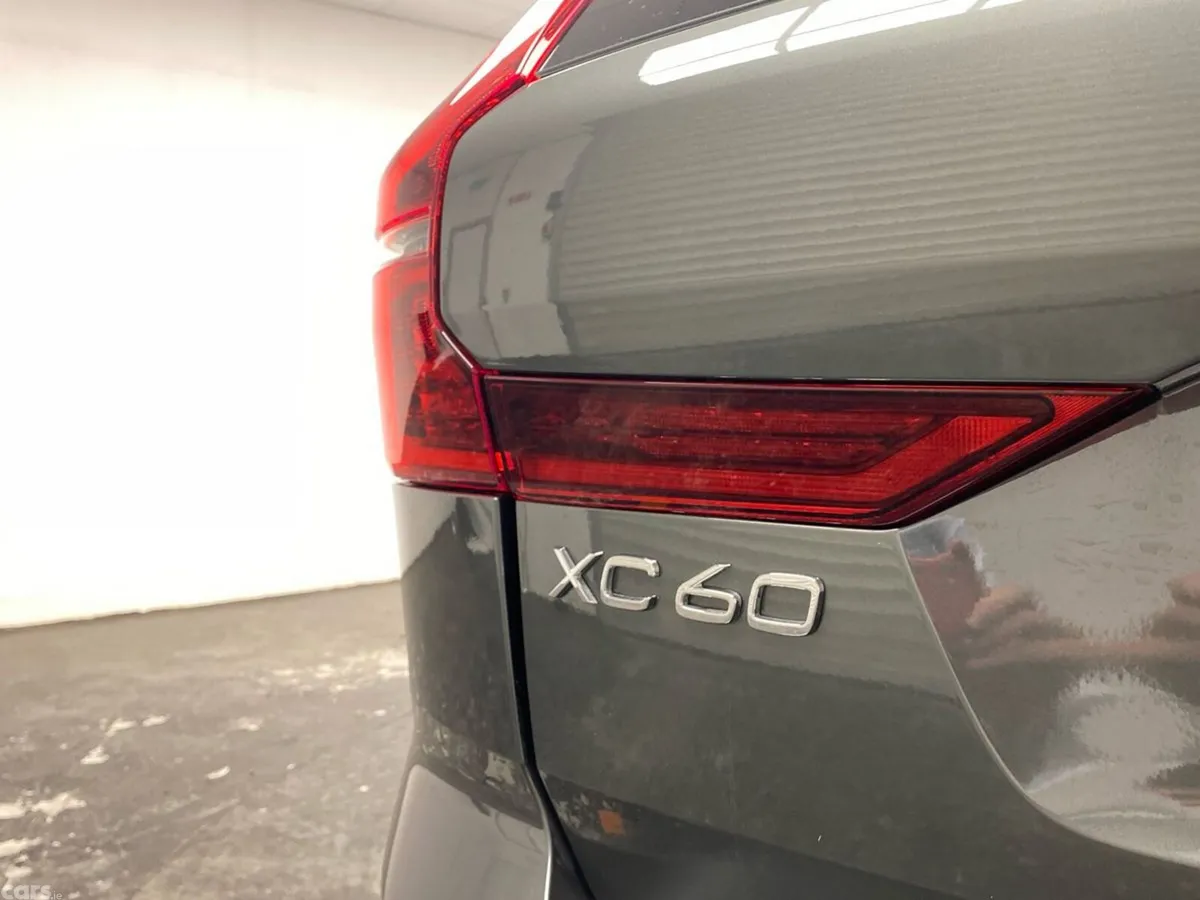 Volvo XC60 SUV, Petrol Plug-in Hybrid, 2026, Green