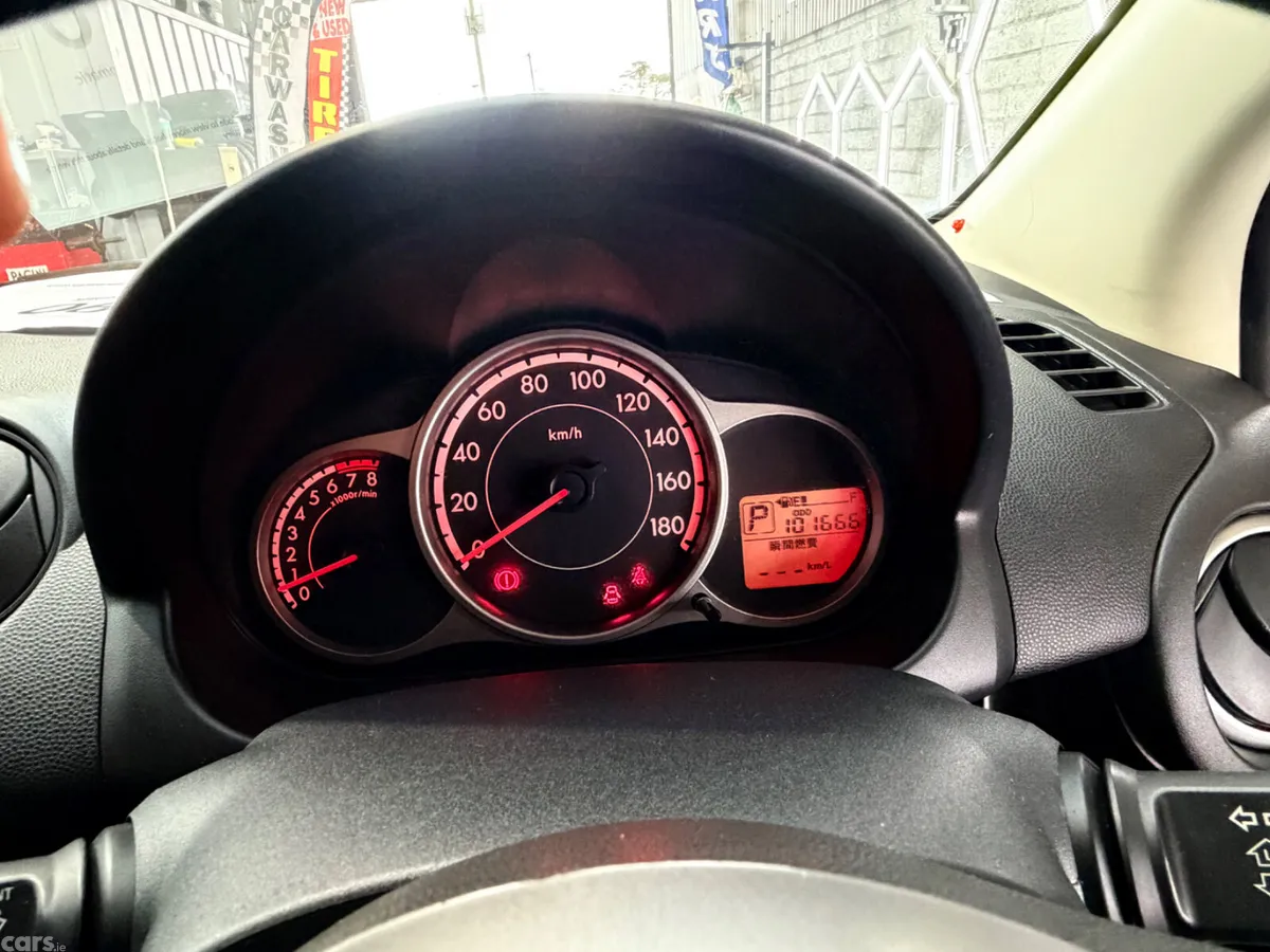 Mazda Demio MPV, Petrol, 2013, Purple