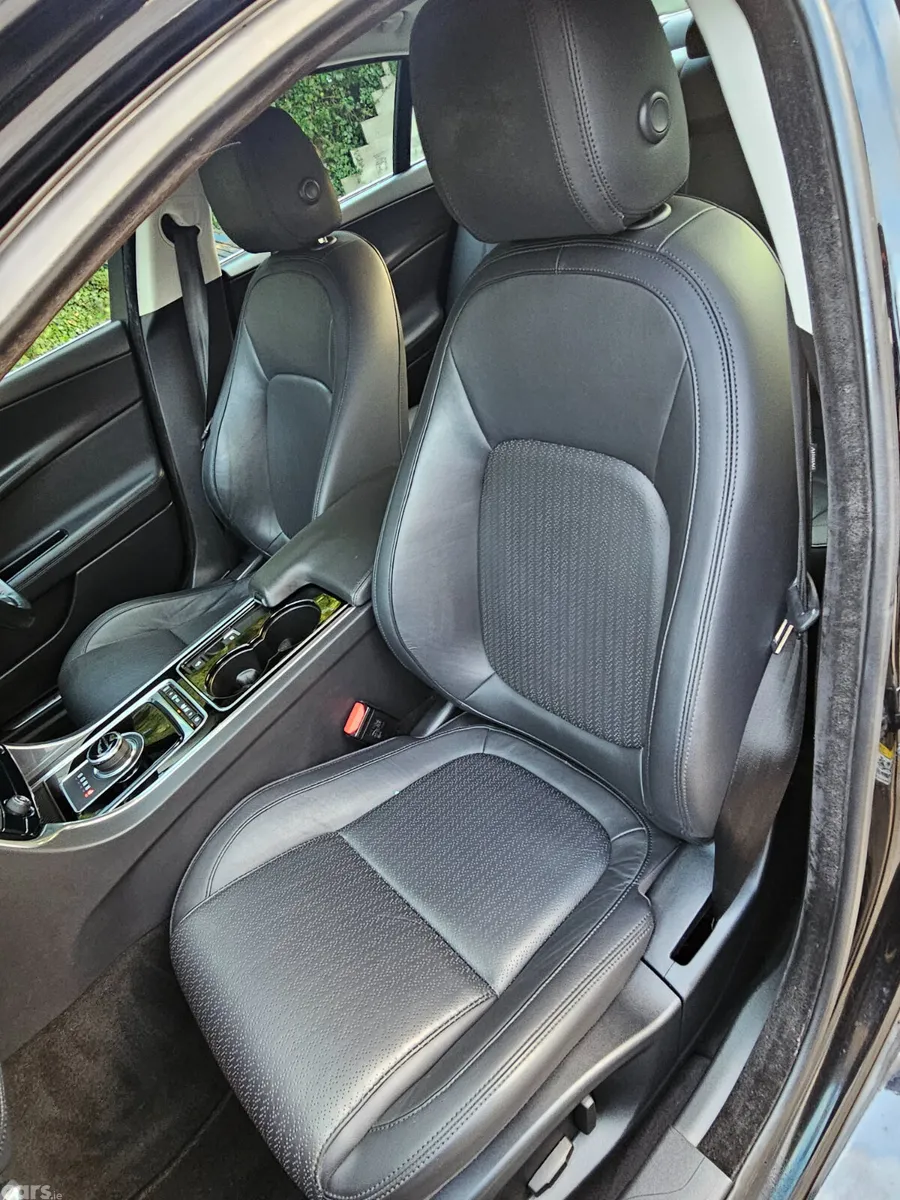 Jaguar XE Saloon, Diesel, 2017, Black
