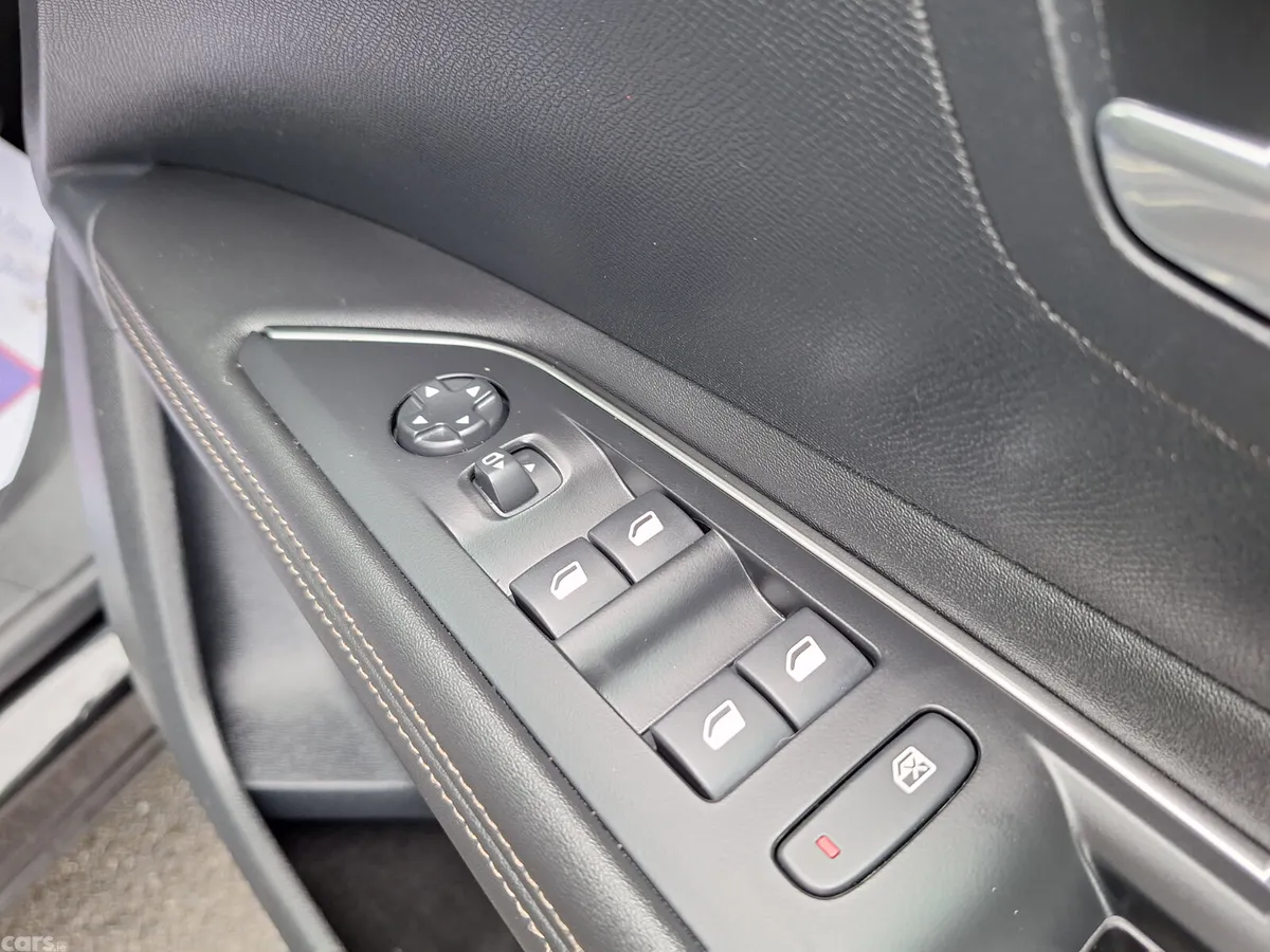 Peugeot 3008 MPV, Diesel, 2024, Black