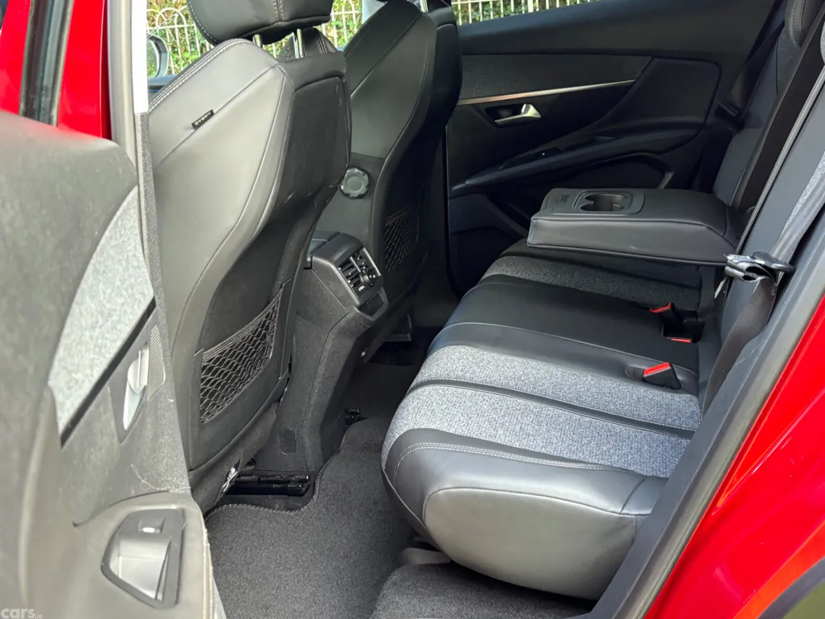 Peugeot 3008 SUV, Diesel, 2017, Red