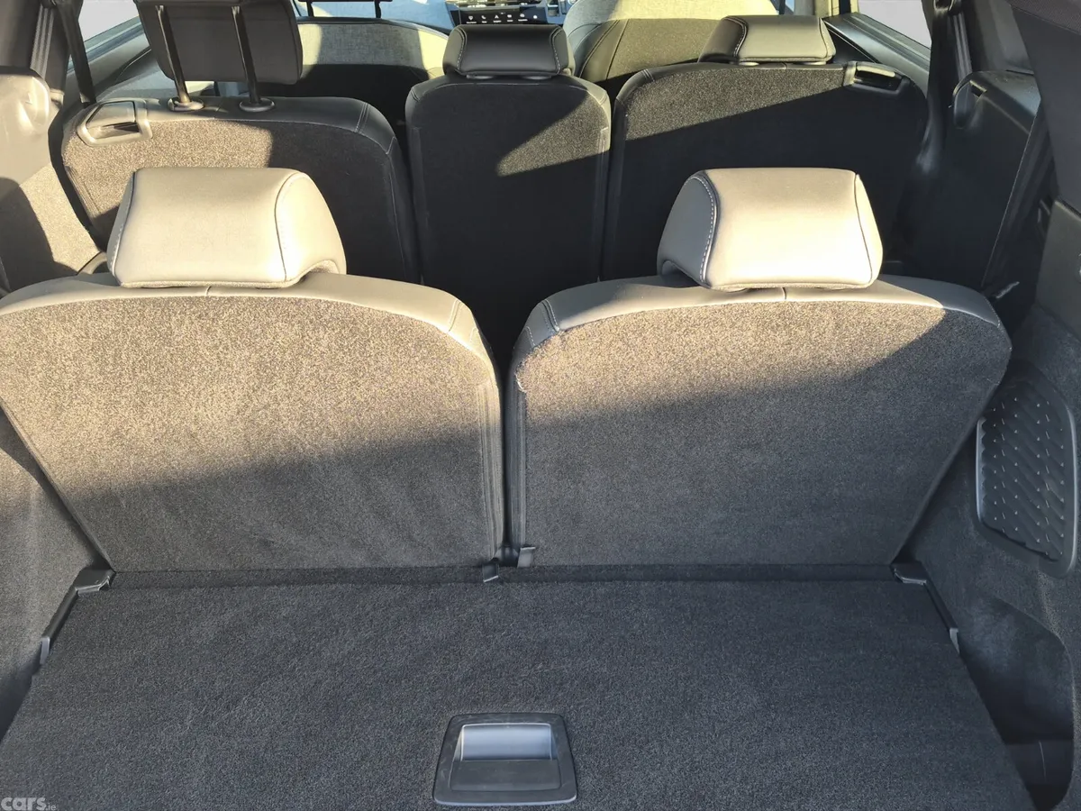 Peugeot 5008 MPV, Petrol Hybrid, 2026, Blue