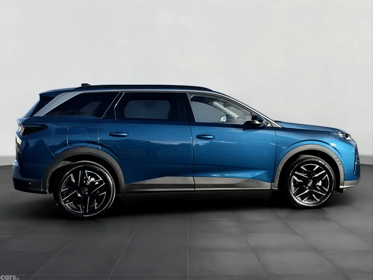 Peugeot 5008 MPV, Petrol Hybrid, 2026, Blue