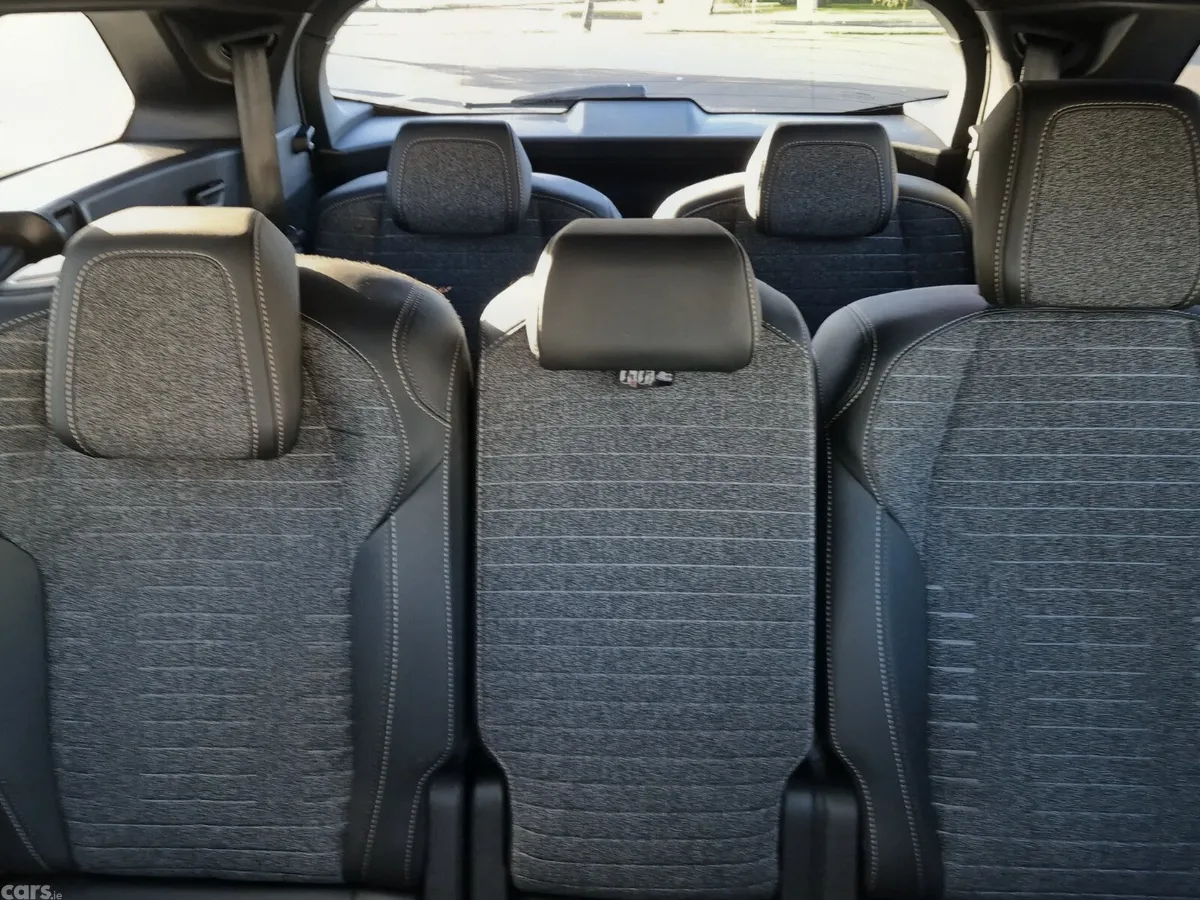 Peugeot 5008 MPV, Petrol Hybrid, 2026, Blue