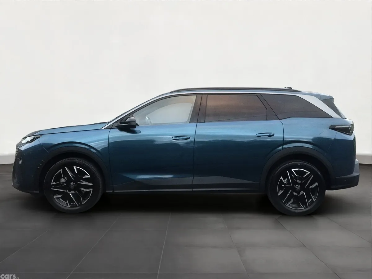 Peugeot 5008 MPV, Petrol Hybrid, 2026, Blue