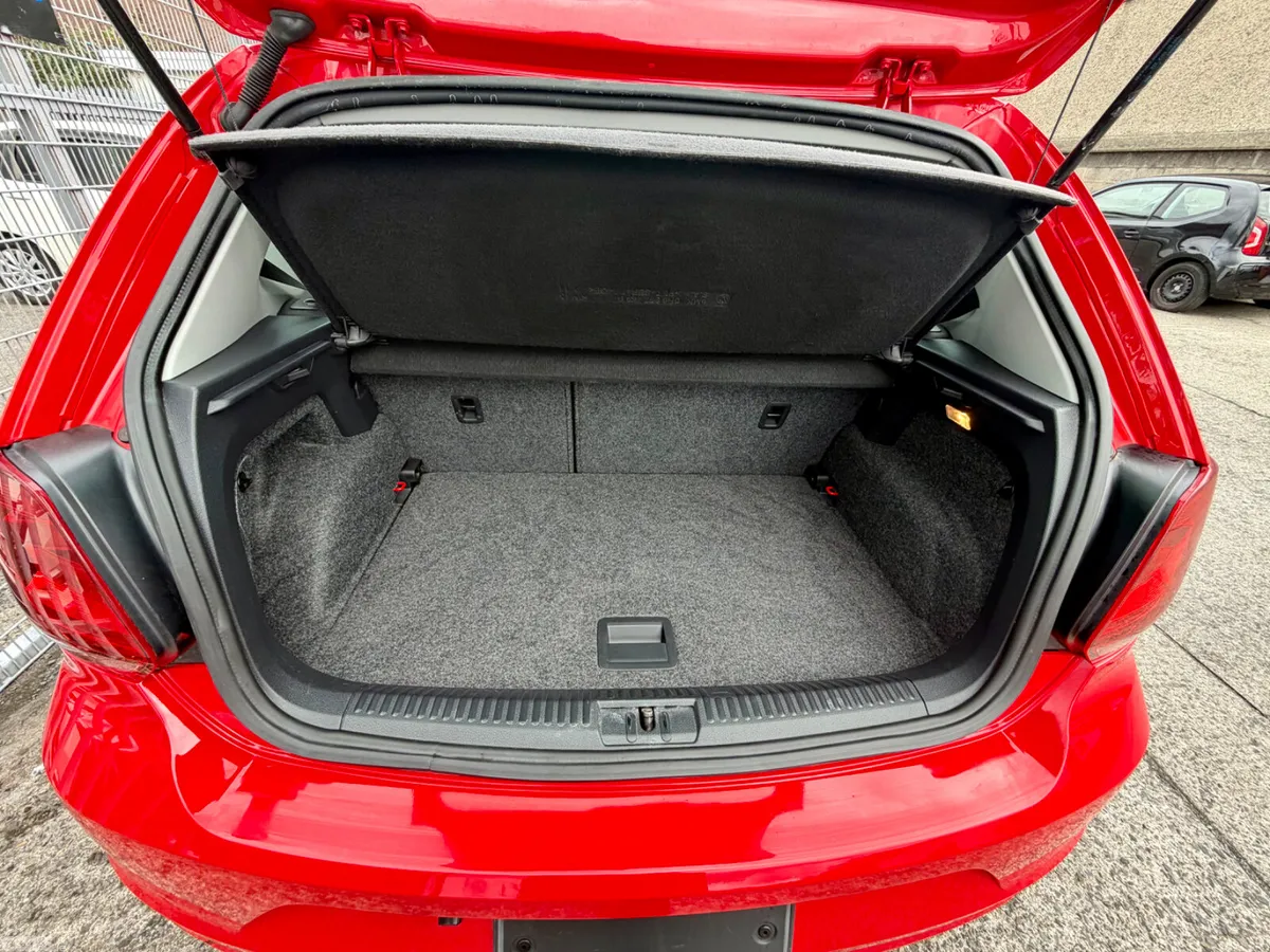Volkswagen Polo Hatchback, Petrol, 2015, Red