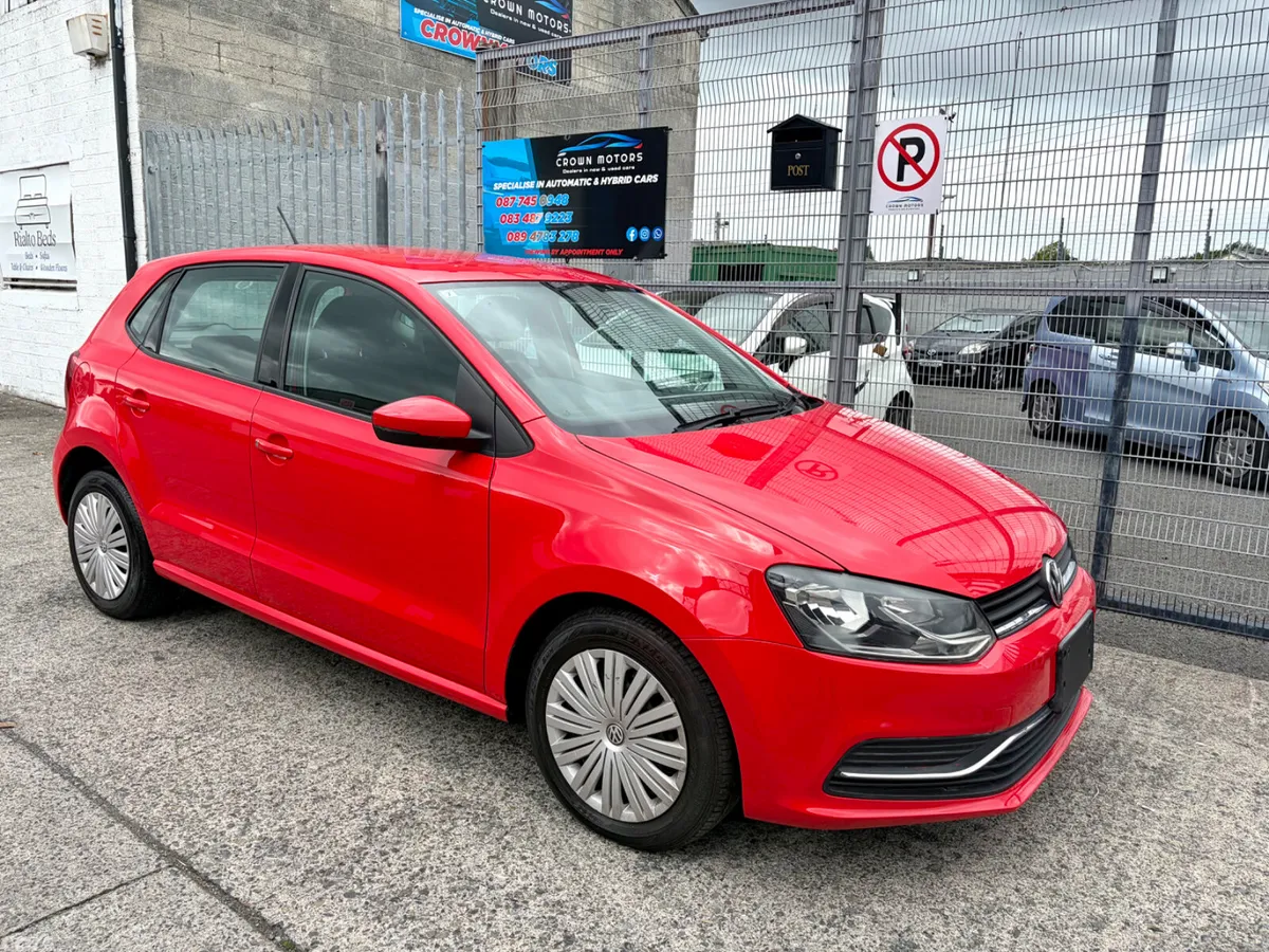 Volkswagen Polo Hatchback, Petrol, 2015, Red