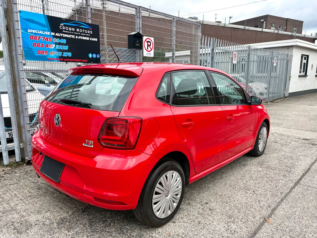 Volkswagen Polo Hatchback, Petrol, 2015, Red