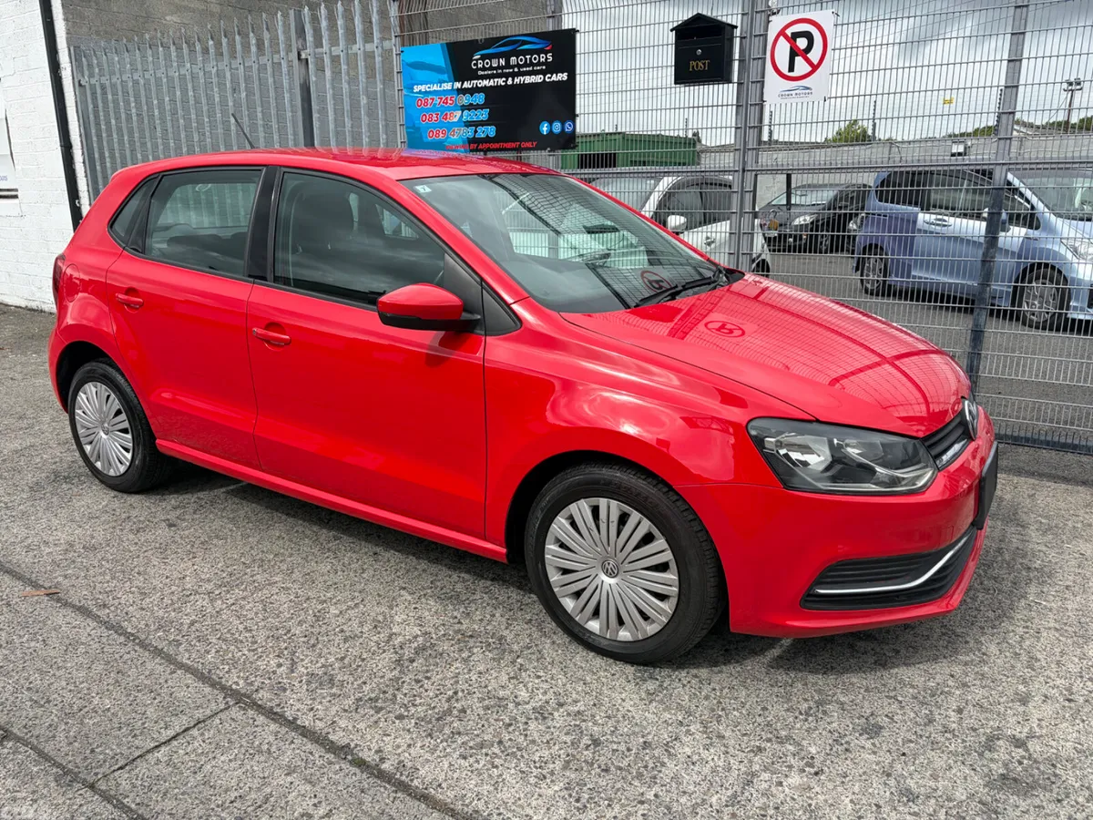 Volkswagen Polo Hatchback, Petrol, 2015, Red