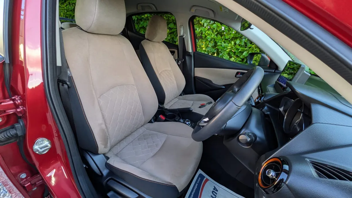 Mazda Mazda2 Hatchback, Petrol, 2017, Red