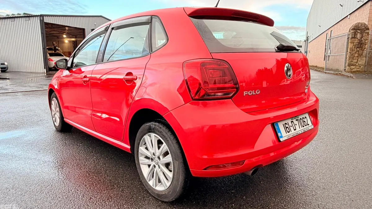Volkswagen Polo Hatchback, Petrol, 2016, Red