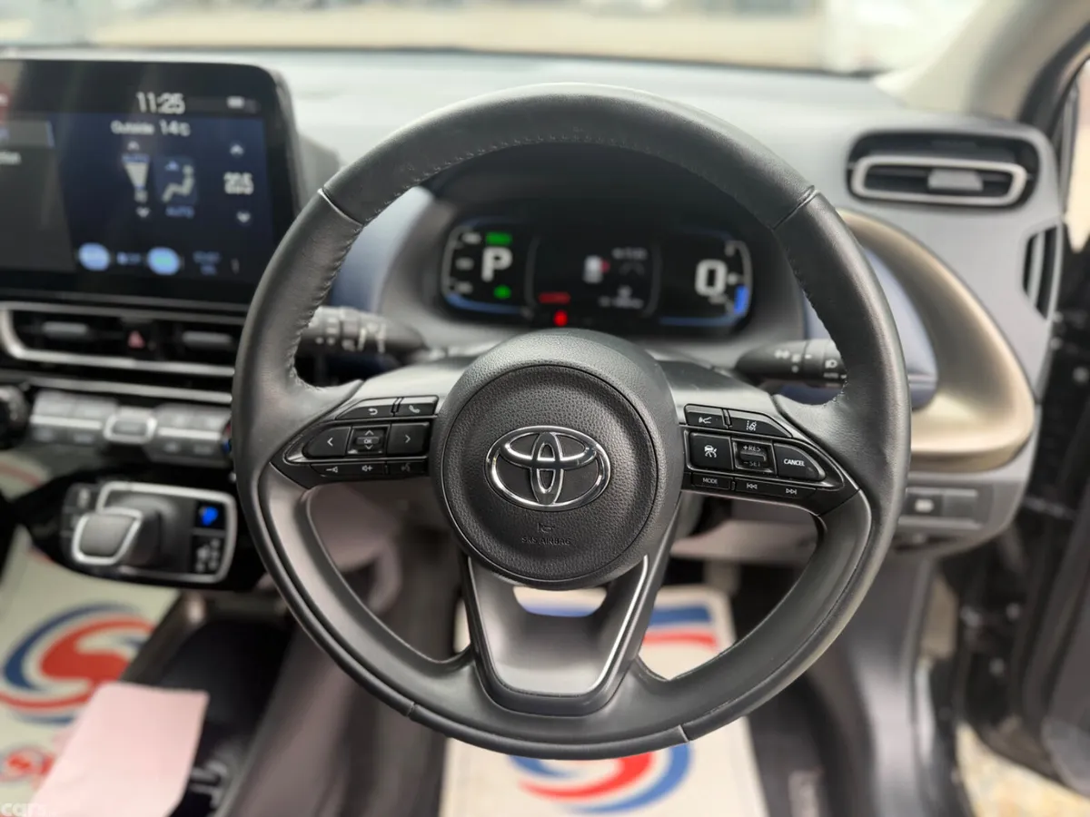 Toyota Aqua Hatchback, Petrol Hybrid, 2023, Blue