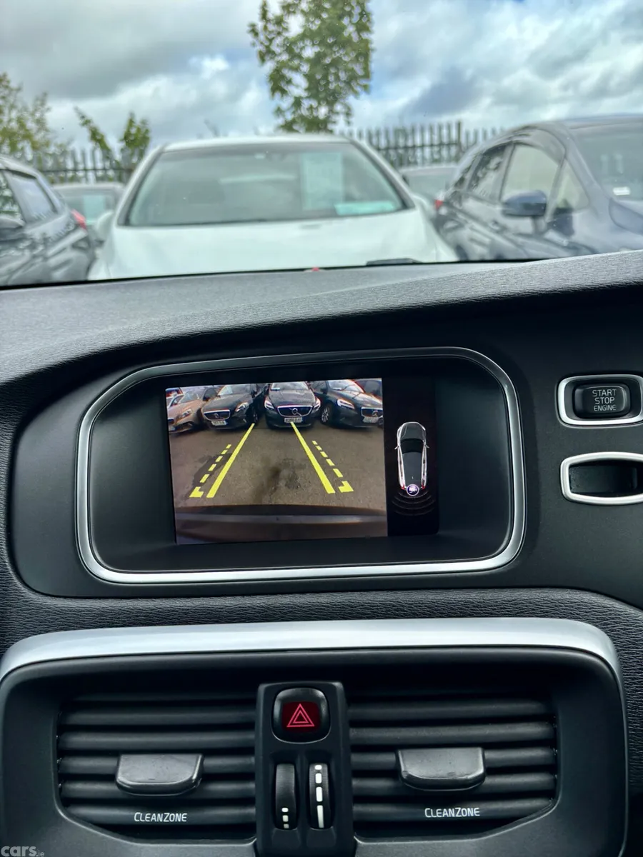 Volvo V40 Hatchback, Diesel, 2018, Black