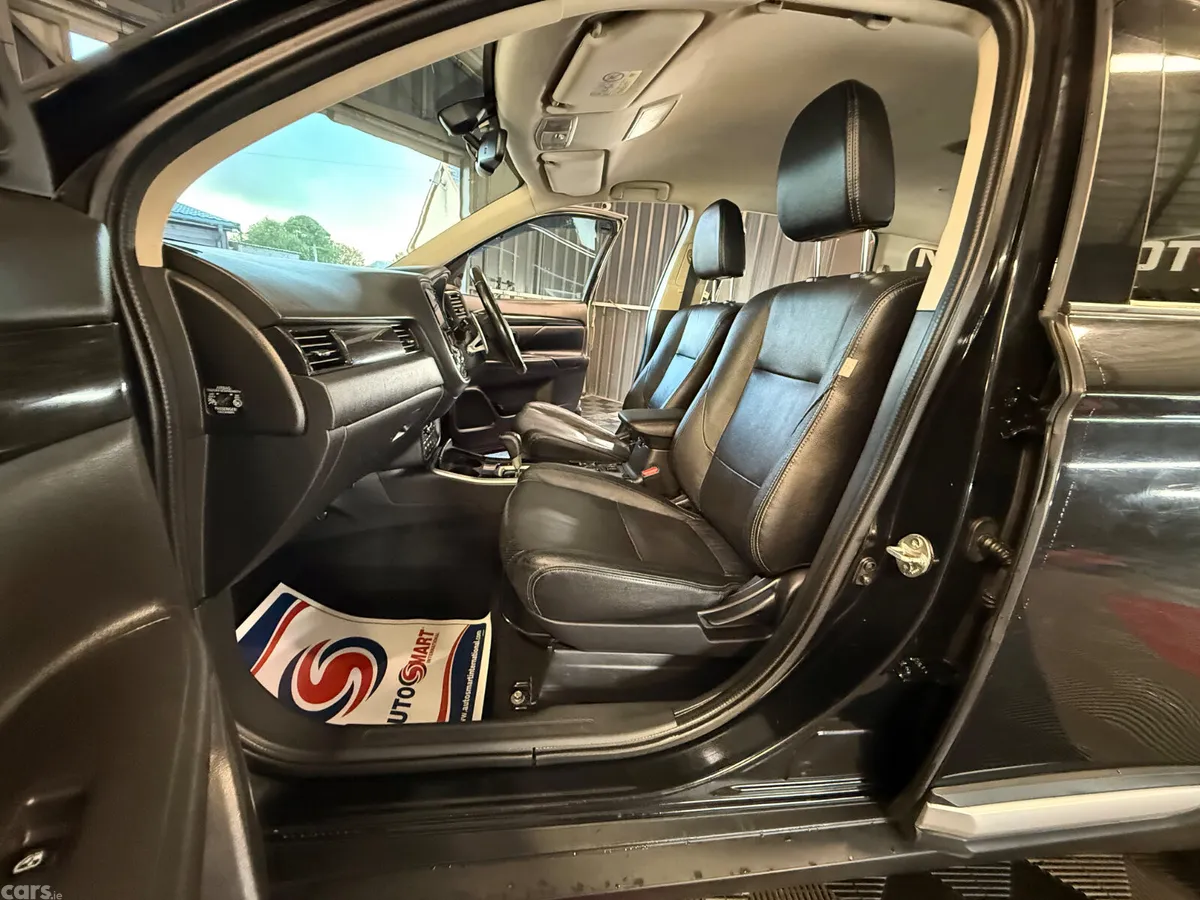 Mitsubishi Outlander SUV, Diesel, 2018, Black