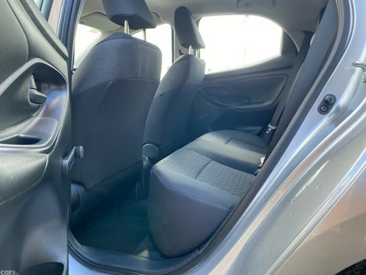 Toyota Yaris Hatchback, Petrol, 2023, Silver