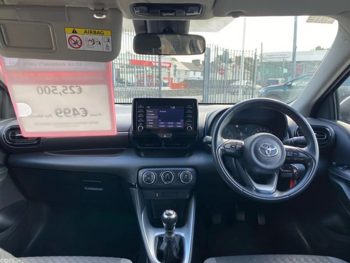 Toyota Yaris Hatchback, Petrol, 2023, Silver