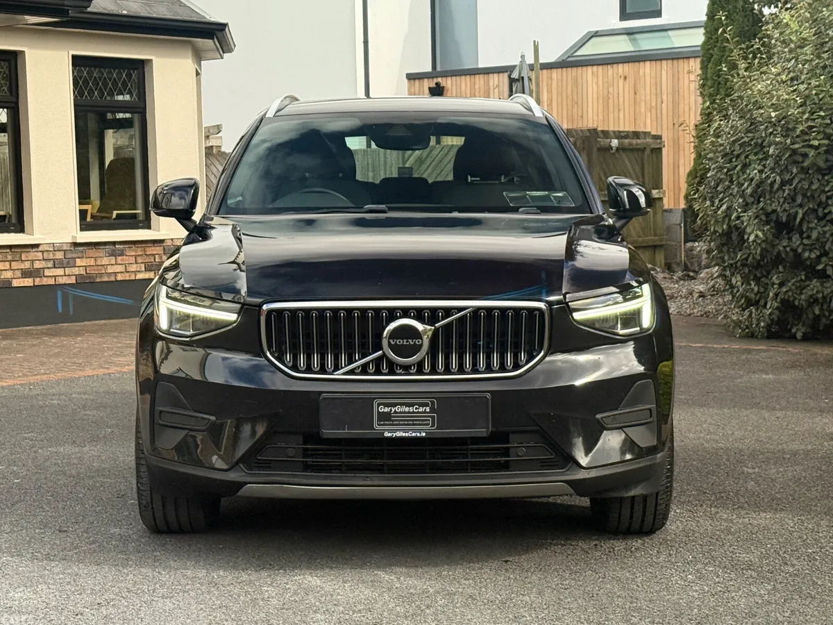 Volvo XC40 SUV, Petrol Plug-in Hybrid, 2023, Black