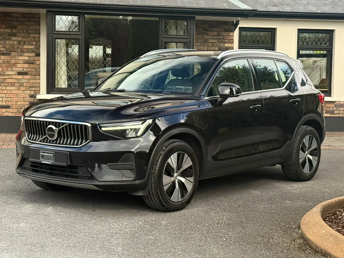 Volvo XC40 SUV, Petrol Plug-in Hybrid, 2023, Black