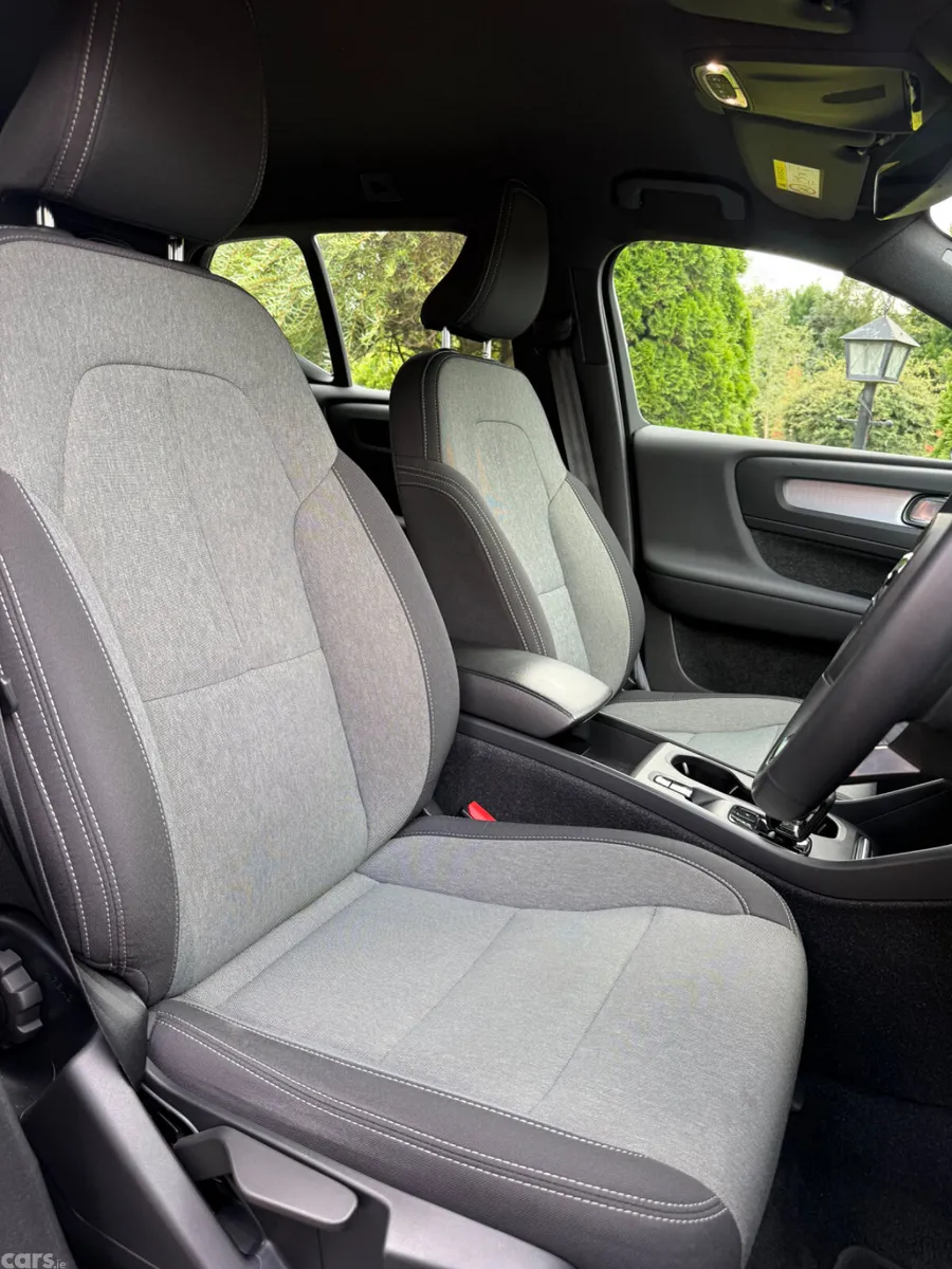 Volvo XC40 SUV, Petrol Plug-in Hybrid, 2023, Black