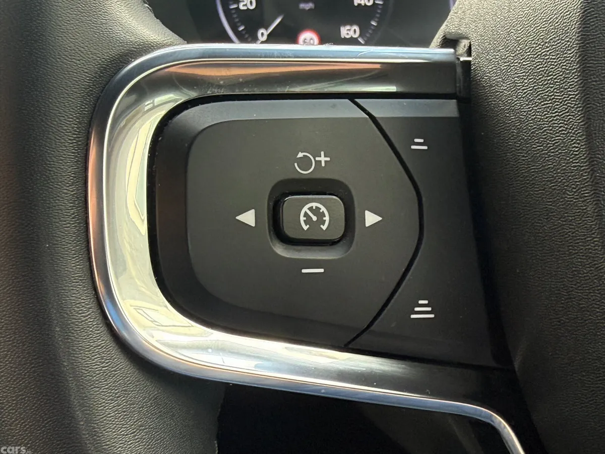 Volvo XC40 SUV, Petrol Plug-in Hybrid, 2023, Black