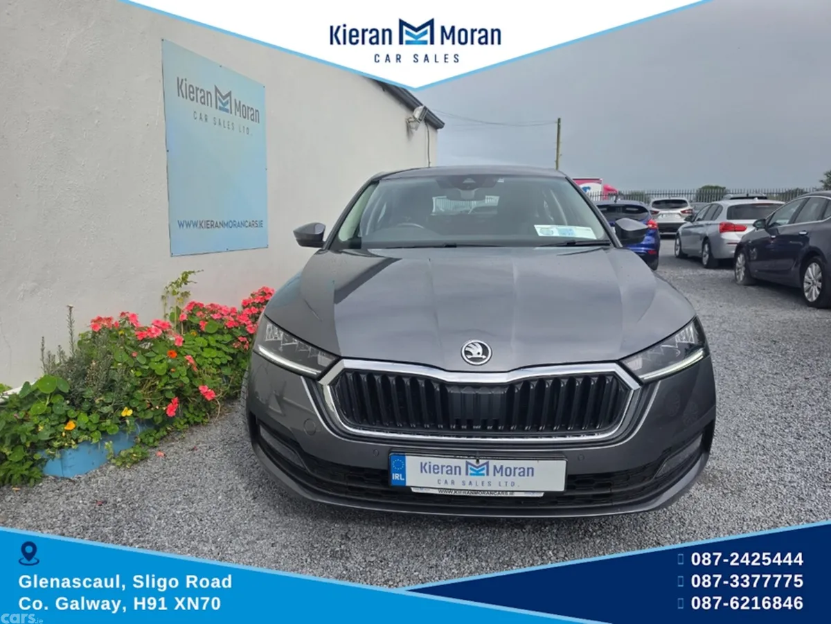 Skoda Octavia Hatchback, Diesel, 2024, Grey