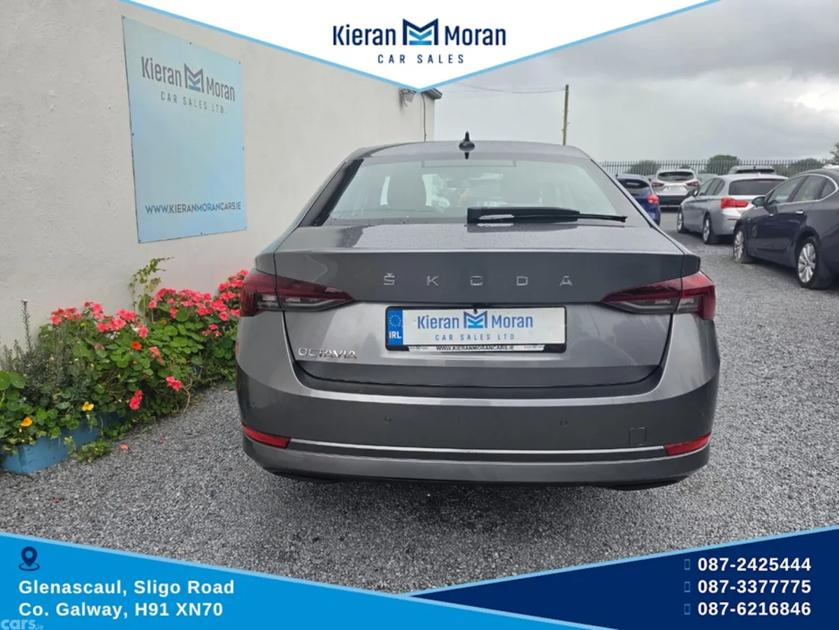 Skoda Octavia Hatchback, Diesel, 2024, Grey