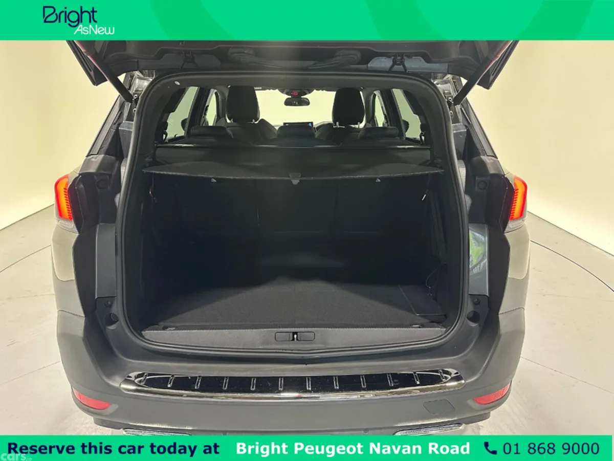Peugeot 5008 MPV, Diesel, 2024, Grey