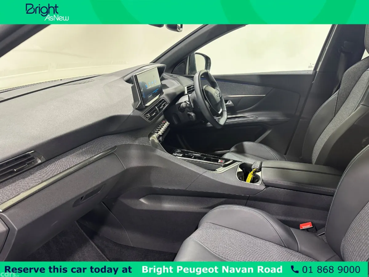 Peugeot 5008 MPV, Diesel, 2024, Grey