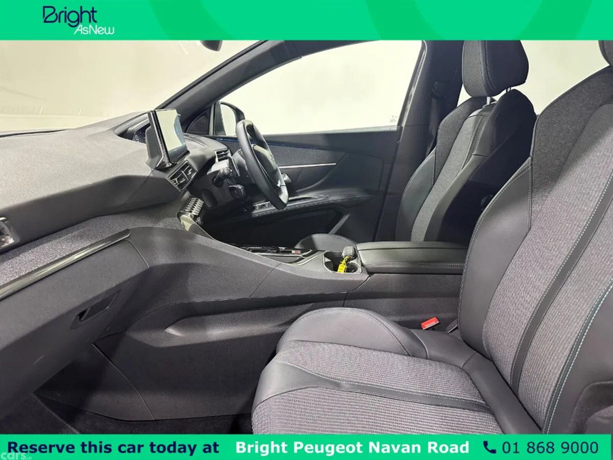 Peugeot 5008 MPV, Diesel, 2024, Grey