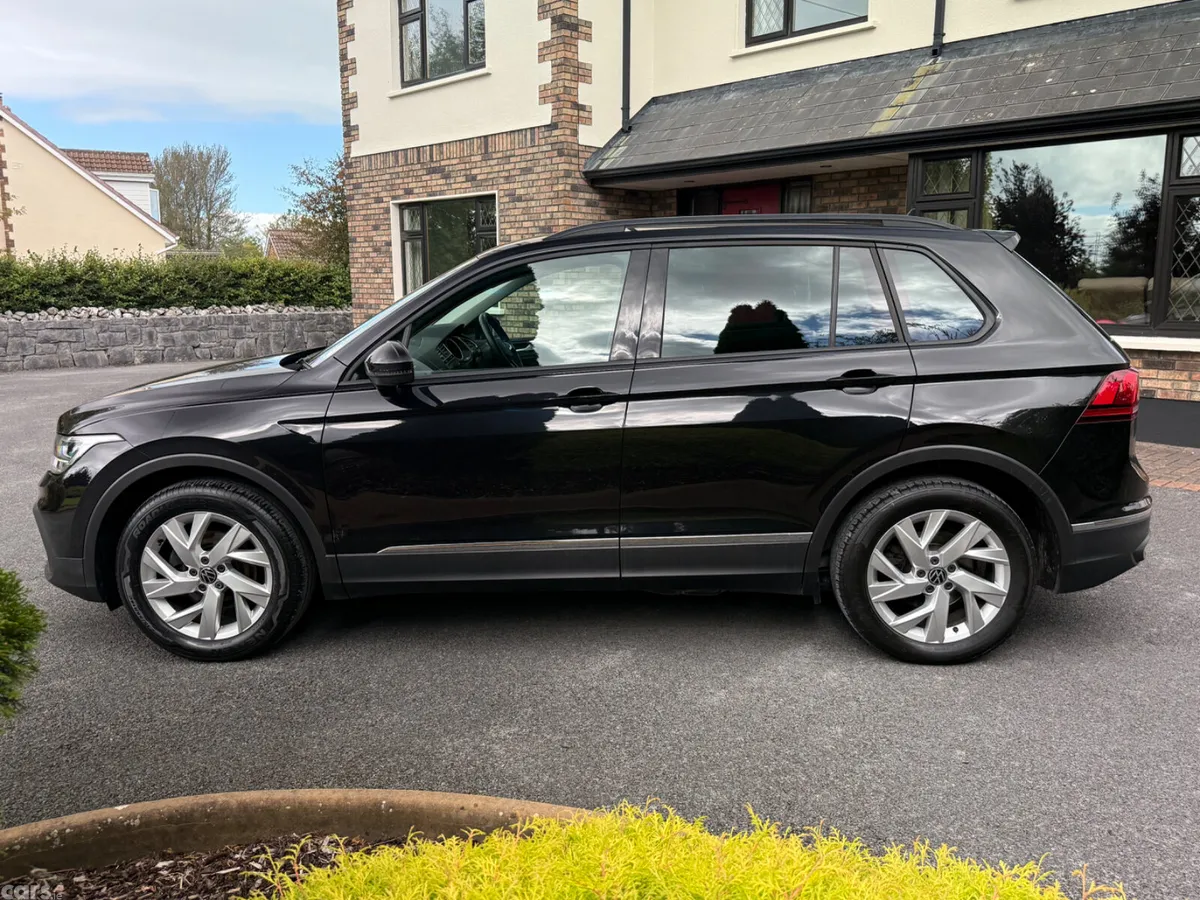 Volkswagen Tiguan SUV, Diesel, 2023, Black