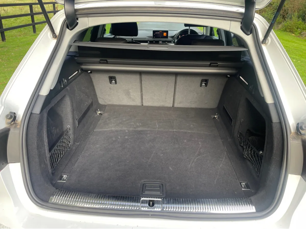 Audi A4 Estate, Petrol, 2017, White