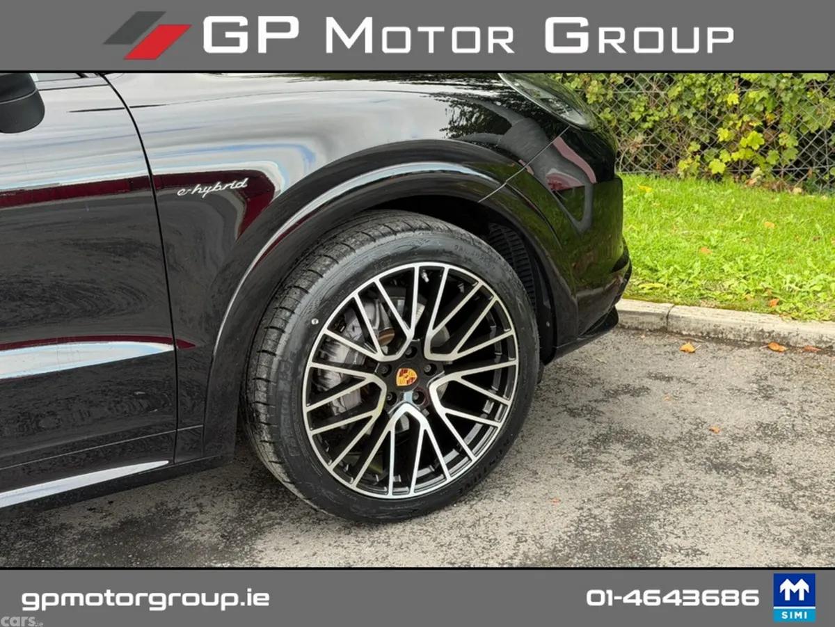Porsche Cayenne Coupe, Petrol Plug-in Hybrid, 2022, Black