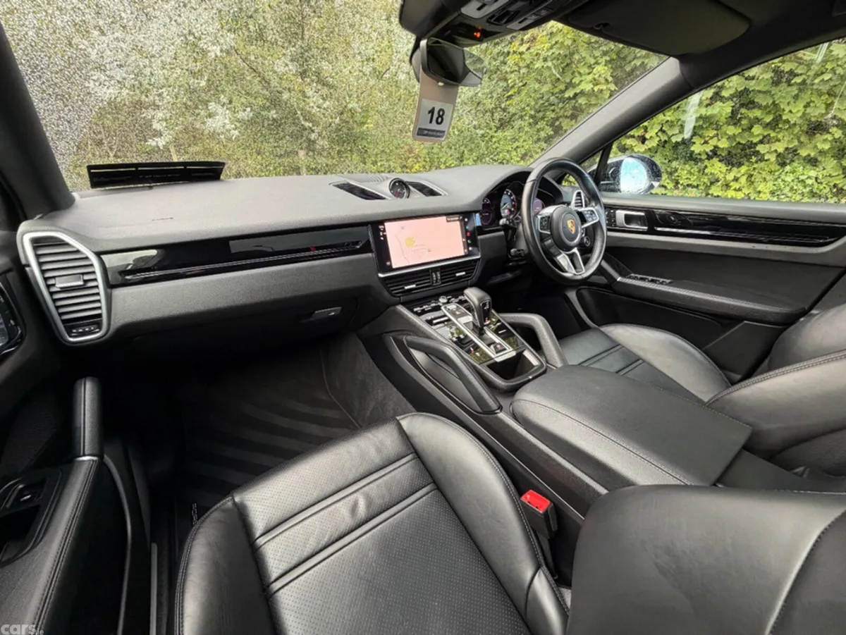 Porsche Cayenne Coupe, Petrol Plug-in Hybrid, 2022, Black