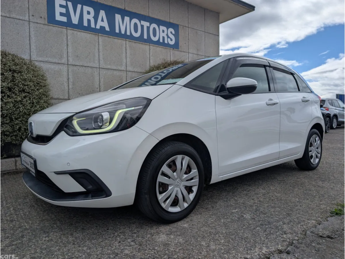Honda Fit Hatchback, Petrol Hybrid, 2020, White