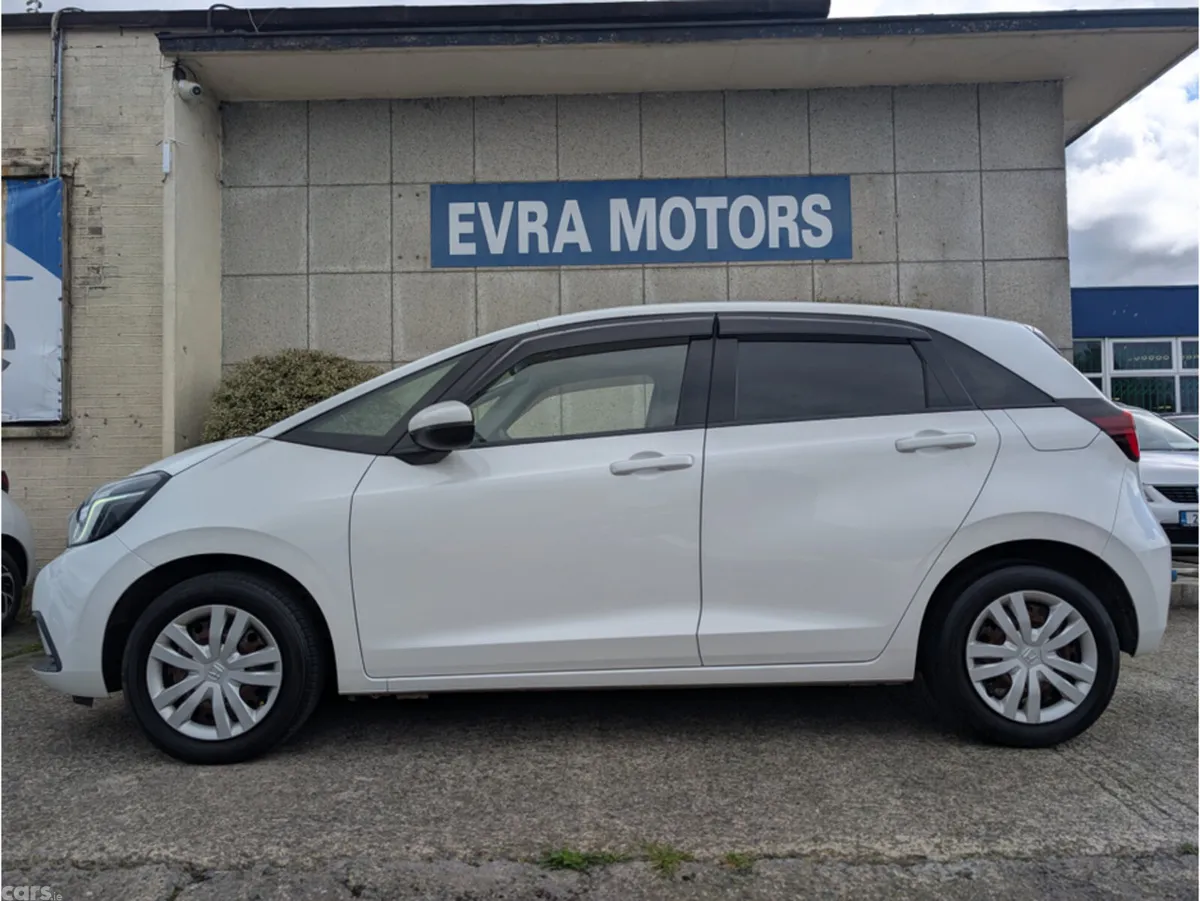 Honda Fit Hatchback, Petrol Hybrid, 2020, White