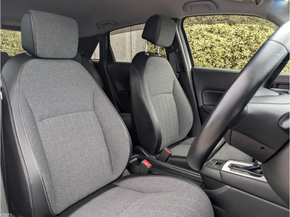 Honda Fit Hatchback, Petrol Hybrid, 2020, White