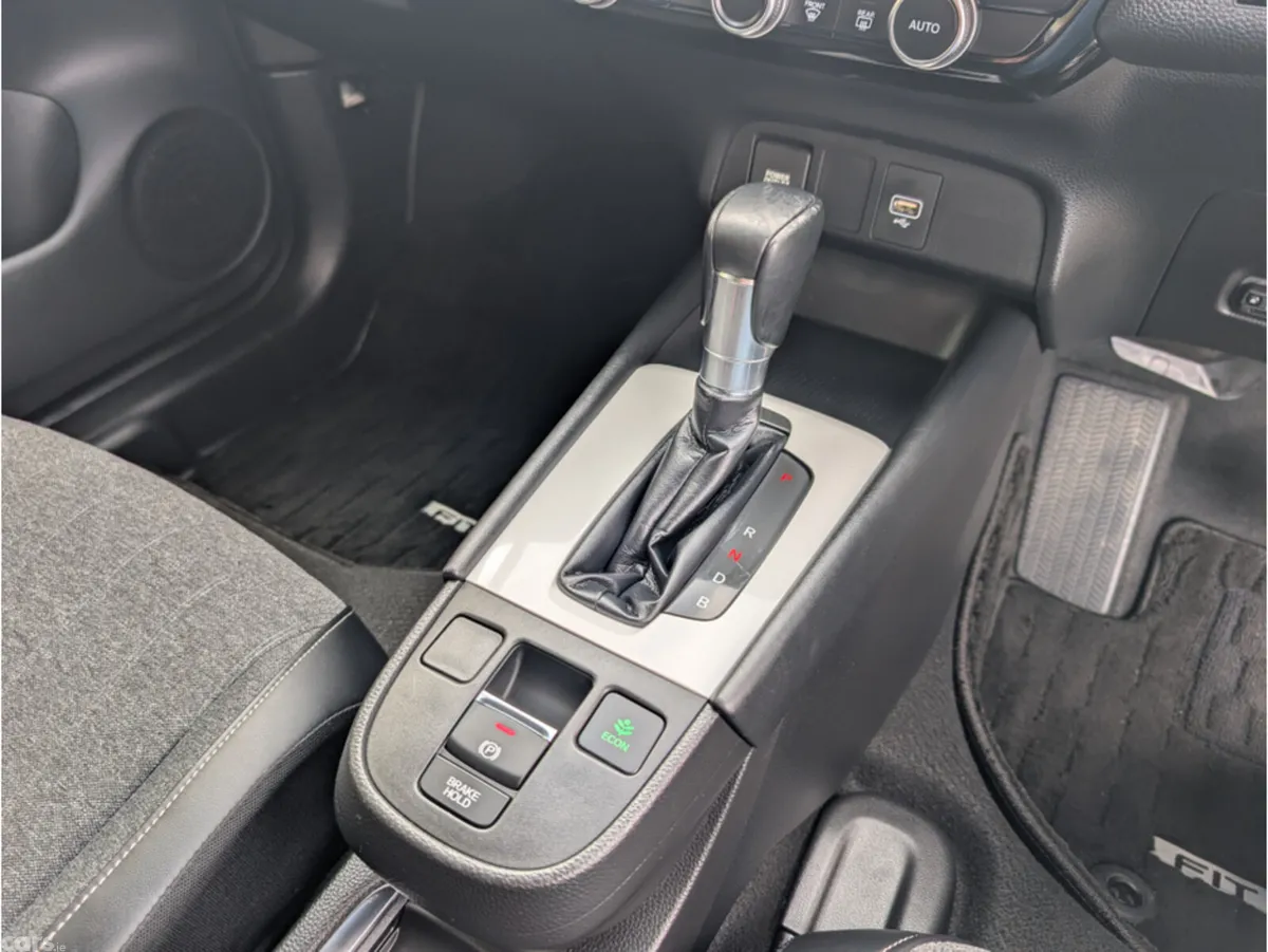 Honda Fit Hatchback, Petrol Hybrid, 2020, White