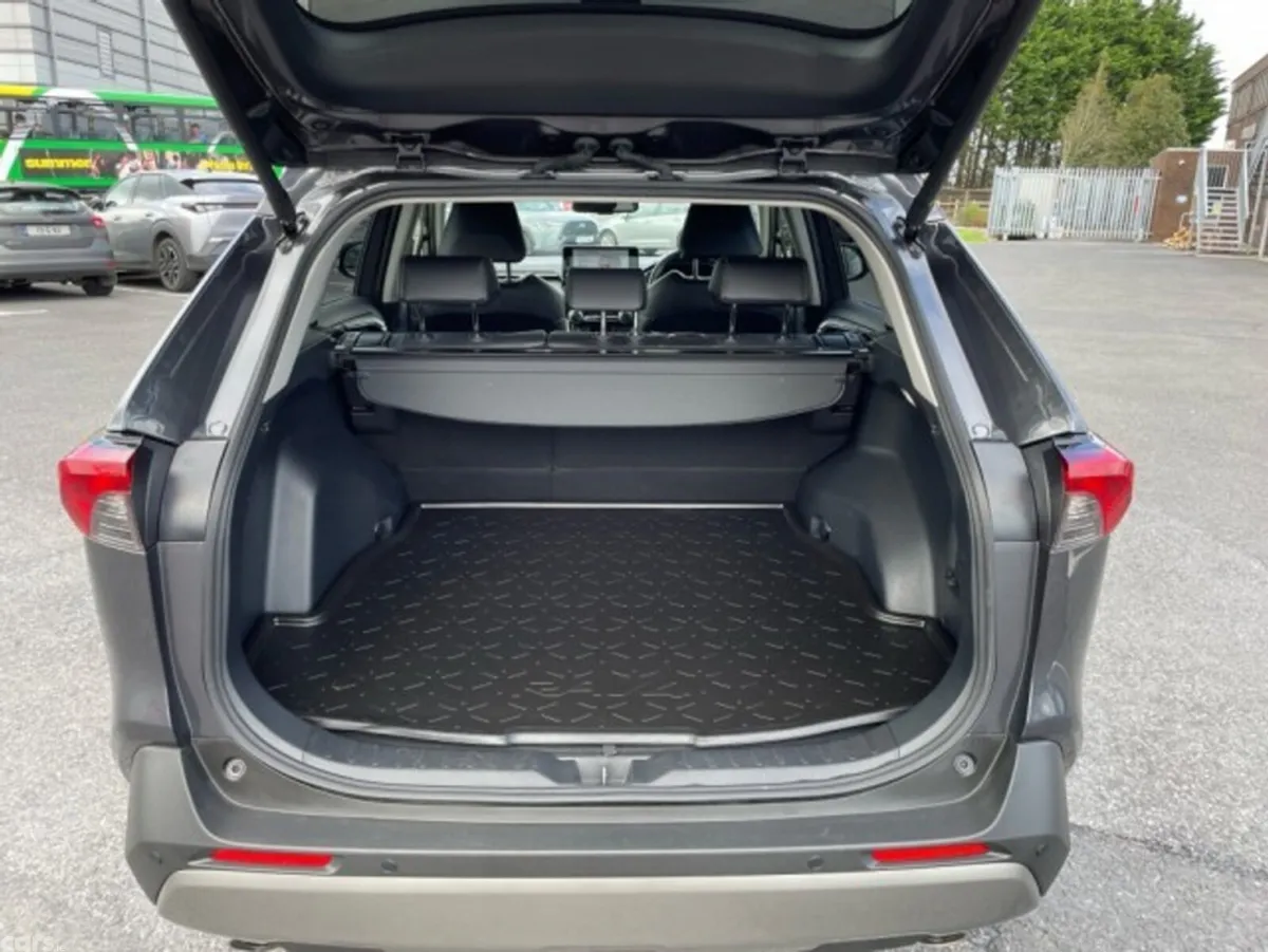 Toyota RAV4 SUV, Petrol Hybrid, 2024, Grey