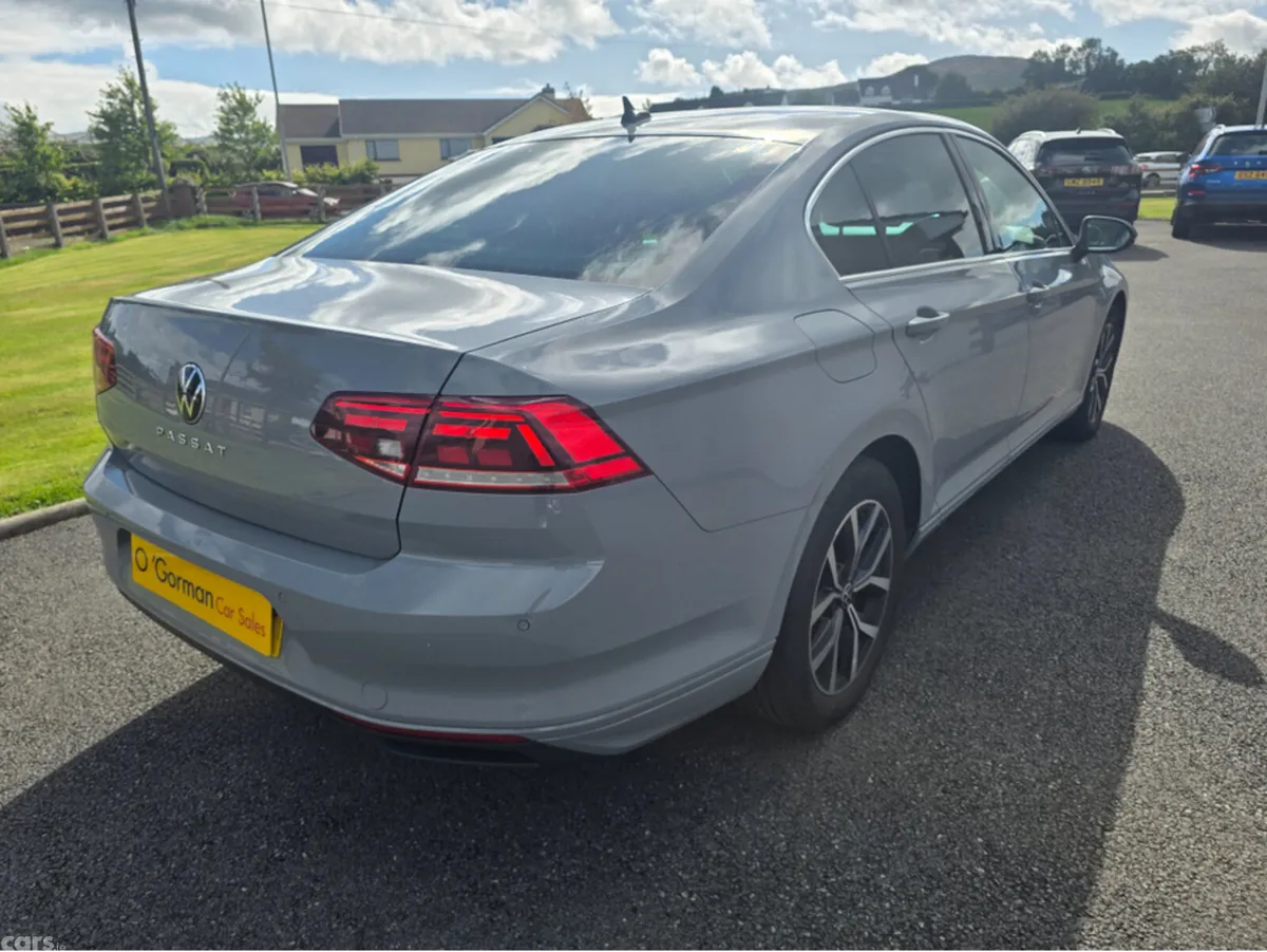 Volkswagen Passat Saloon, Diesel, 2022, Grey