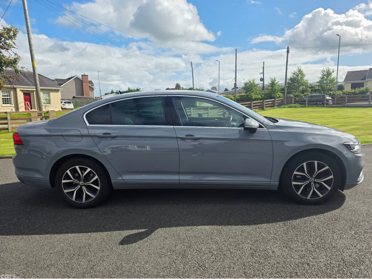 Volkswagen Passat Saloon, Diesel, 2022, Grey