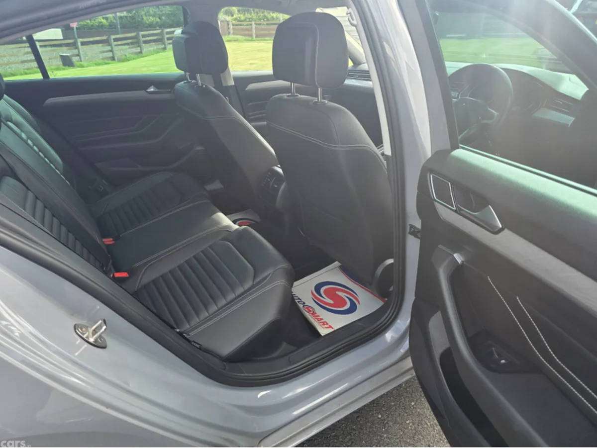 Volkswagen Passat Saloon, Diesel, 2022, Grey