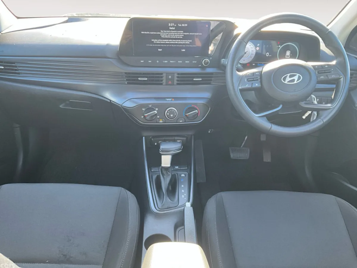 Hyundai i20 Hatchback, Petrol, 2024, White