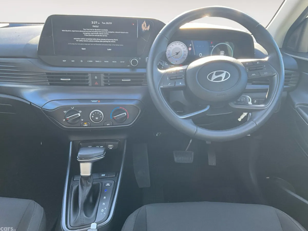 Hyundai i20 Hatchback, Petrol, 2024, White