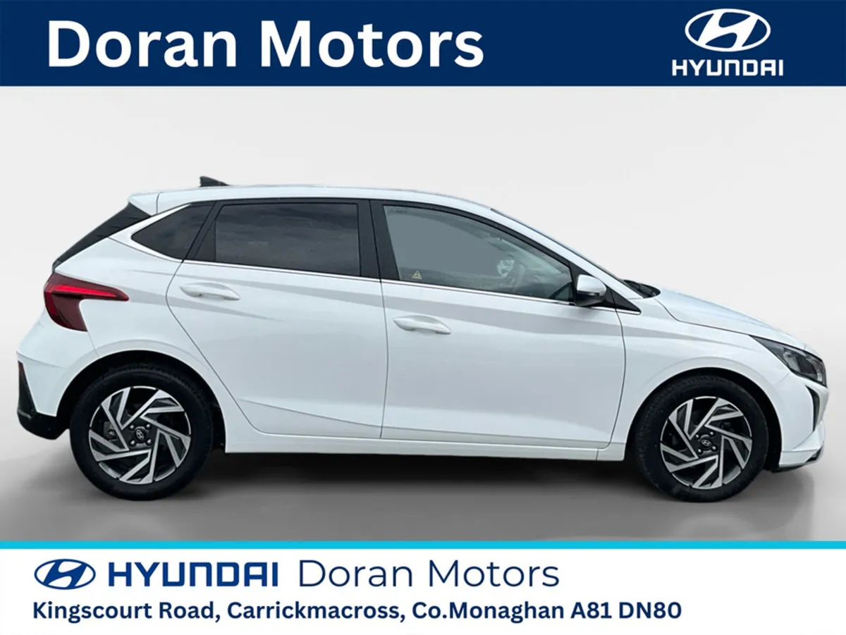 Hyundai i20 Hatchback, Petrol, 2024, White