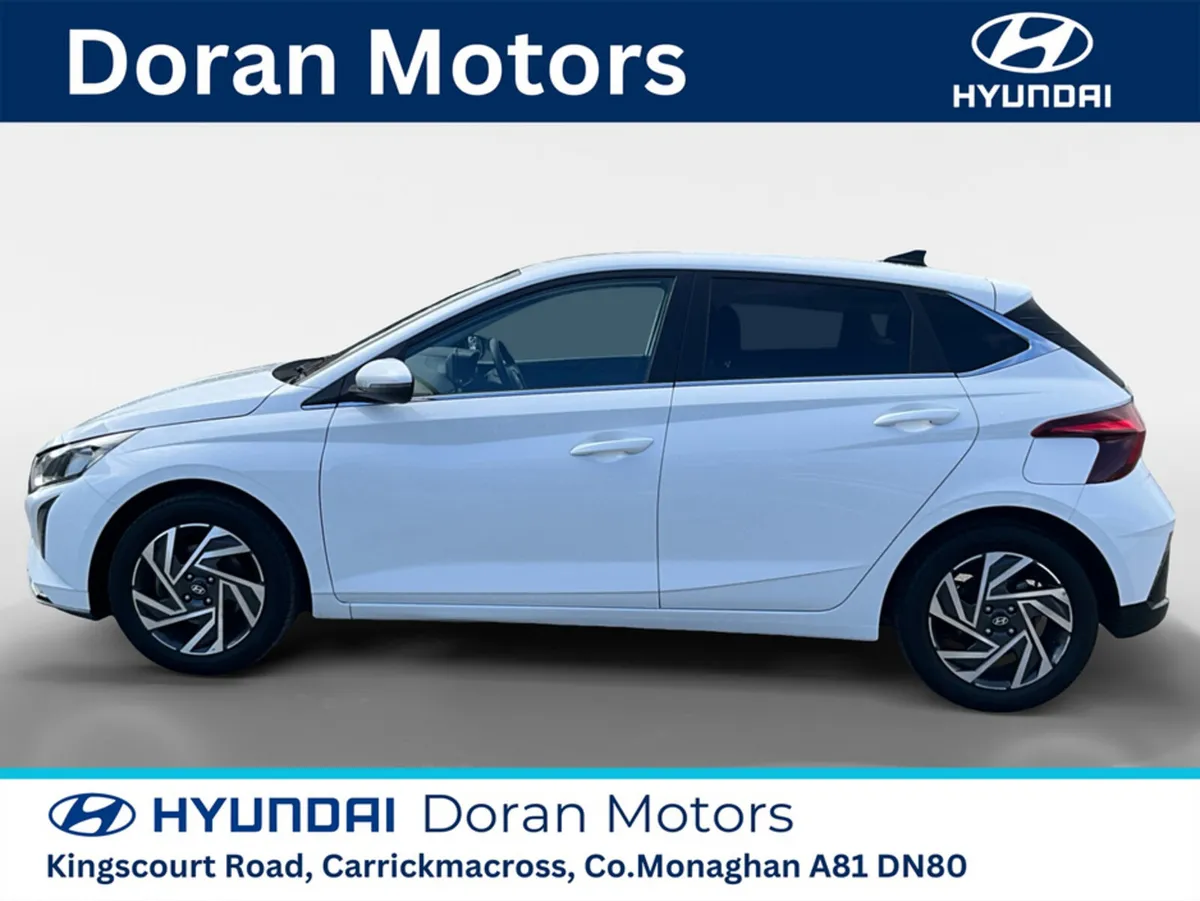 Hyundai i20 Hatchback, Petrol, 2024, White