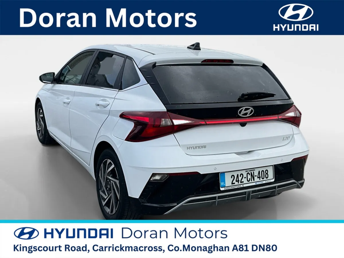 Hyundai i20 Hatchback, Petrol, 2024, White