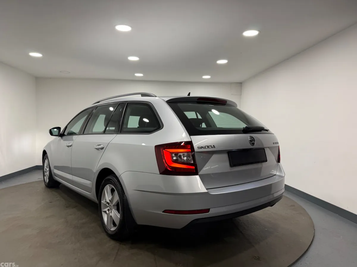 Skoda Octavia Estate, Diesel, 2018, Silver