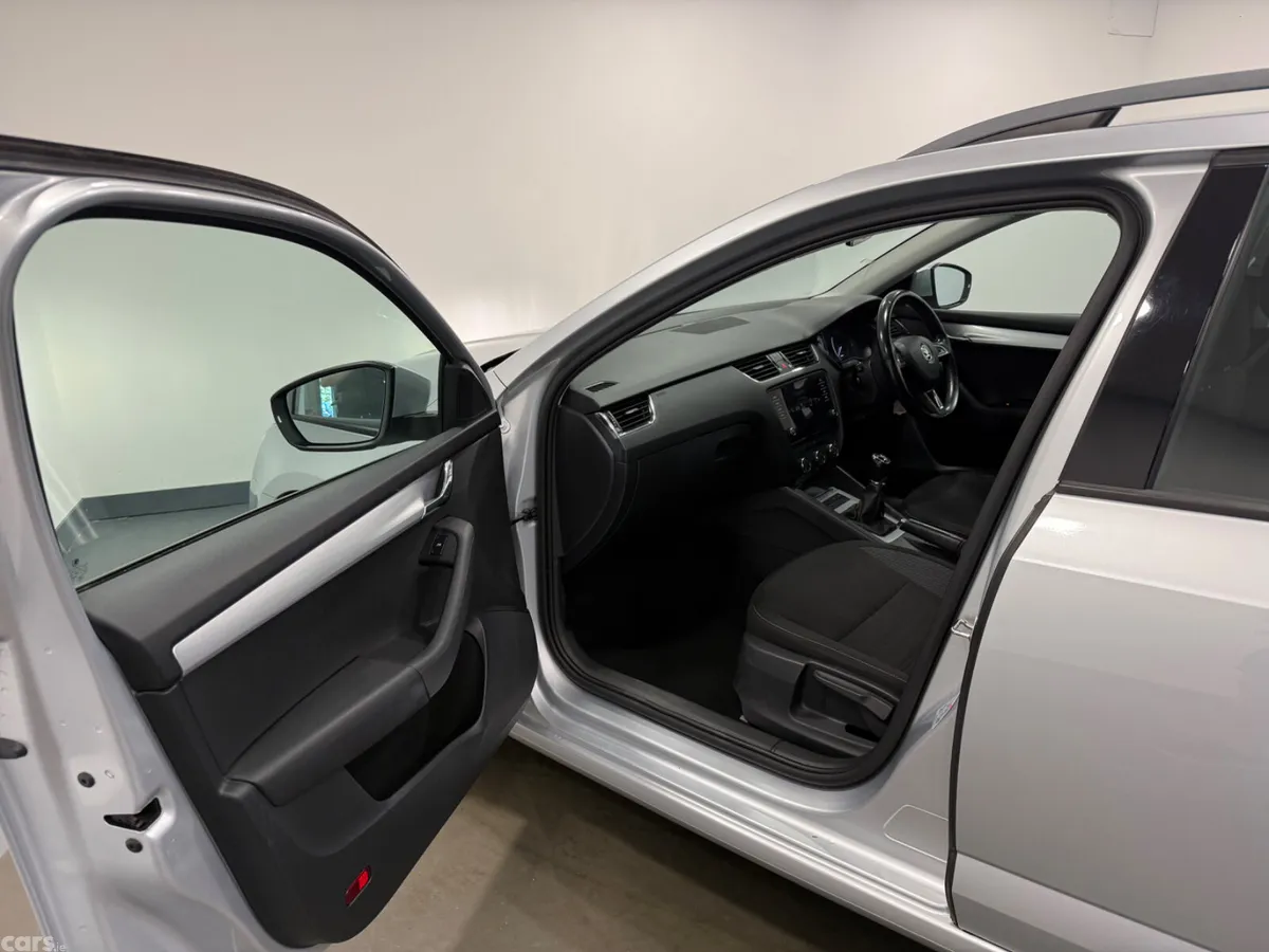 Skoda Octavia Estate, Diesel, 2018, Silver
